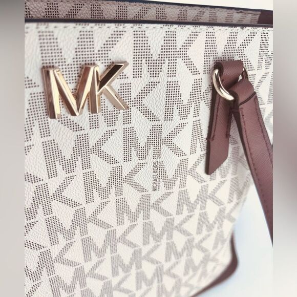 Michael Michael Kors Sylvia Signature Medium Tote - Picture 11 of 11